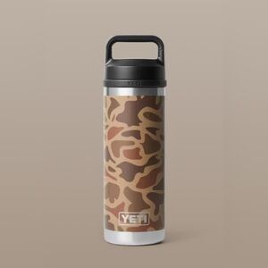 *NEW YETI RAMBLER 18 OZ WATER BOTTLE
WITH CHUG CAP IN WETLANDS CAMO *READ